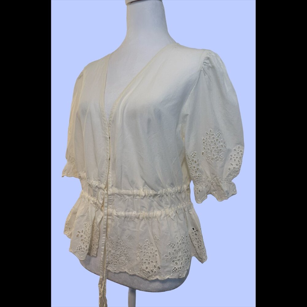 Broderie anglaise puff sleeve blouse